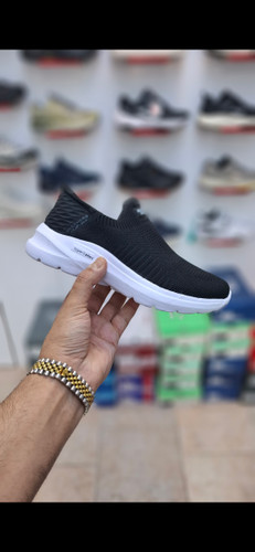 اسکیچرز زنانه بدون بند